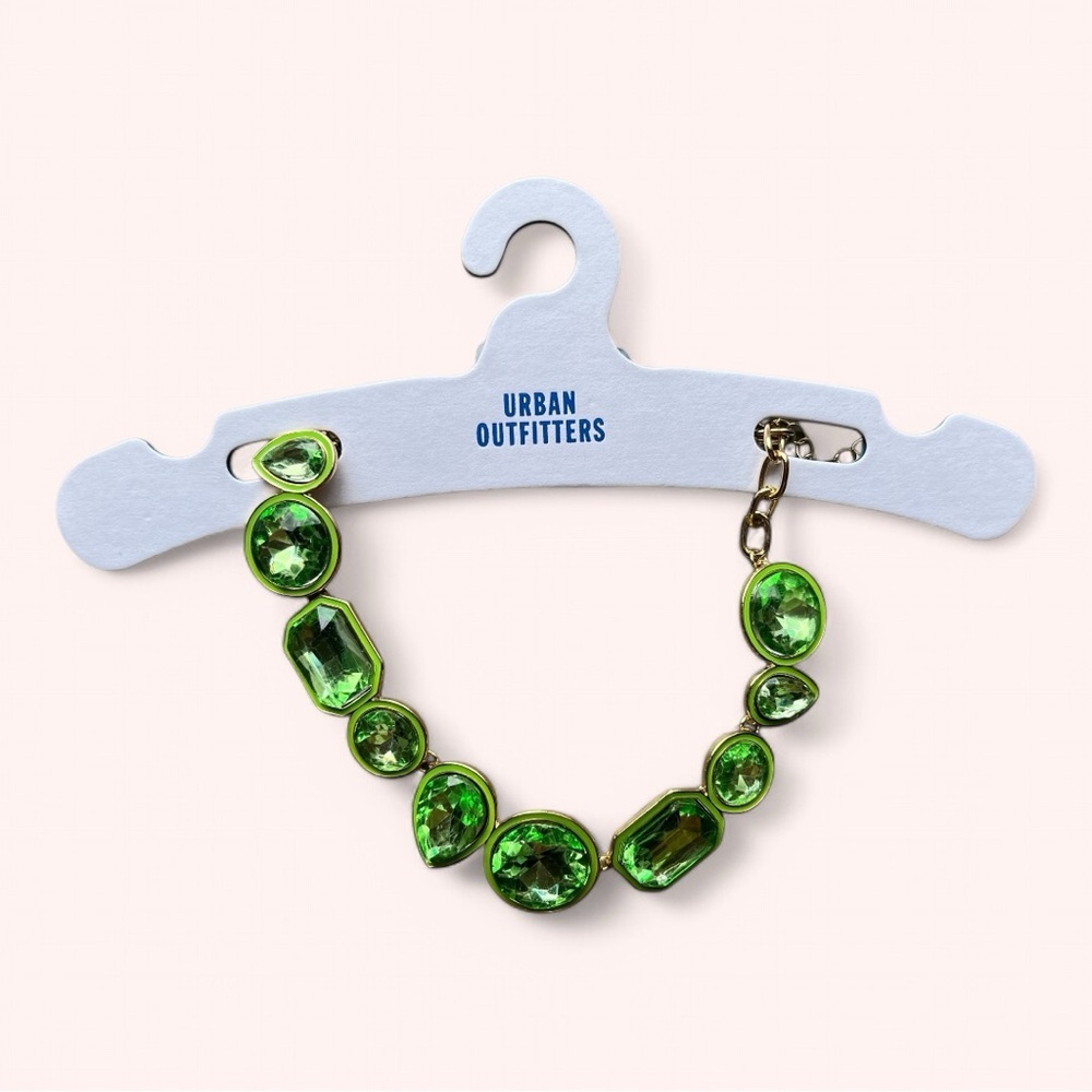 🚨CLEARANCE🚨 Urban Outfitters Gold Necklace/Choker w/ Green Gems NWT - Picture 1 of 2